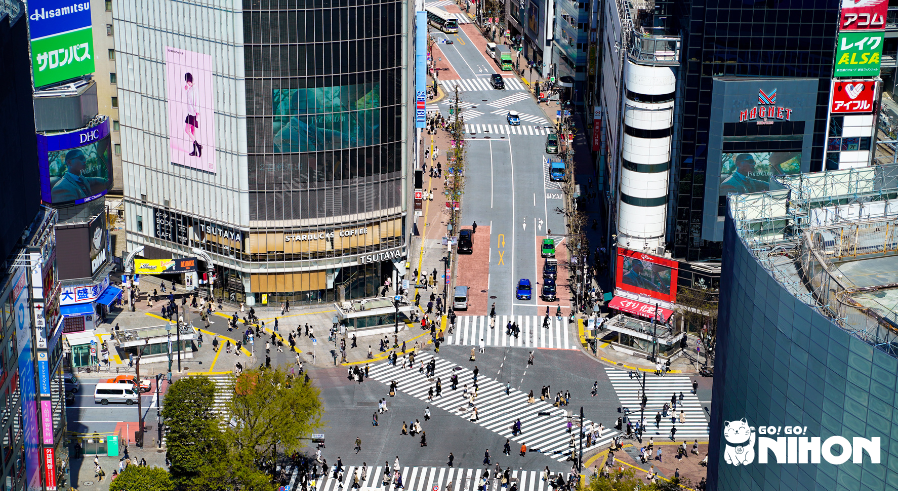 shibuya crossing in tokyo