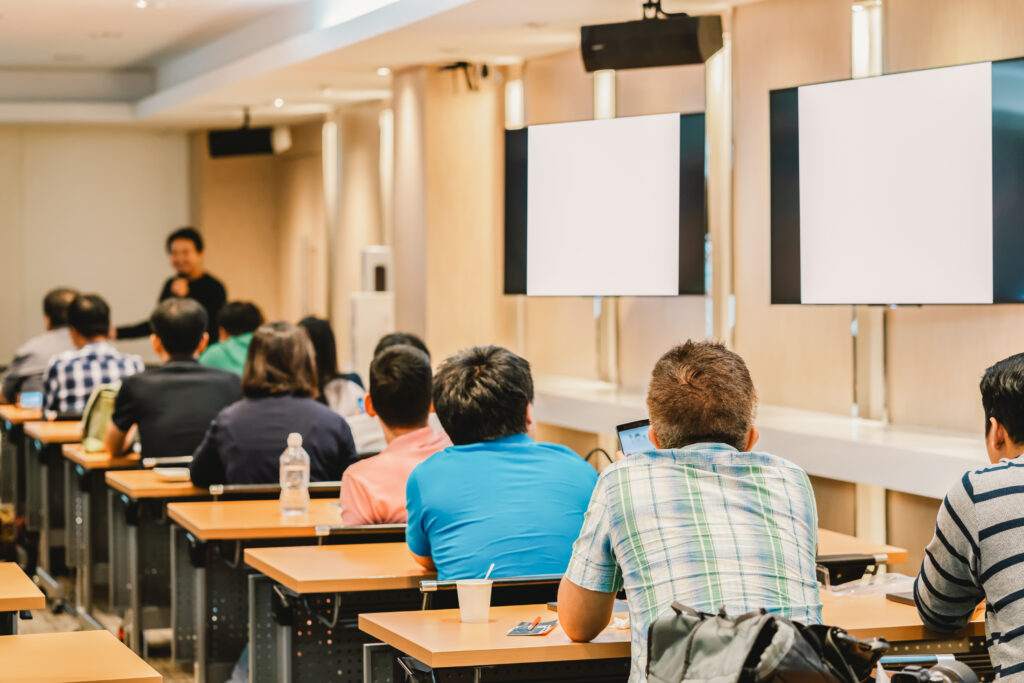 Explore how trade schools in Japan (Senmon Gakko) provide a high-return route to securing a work visa. This guide covers the 2024 visa policy updates, essential N2 language milestones, and leading professional industries.