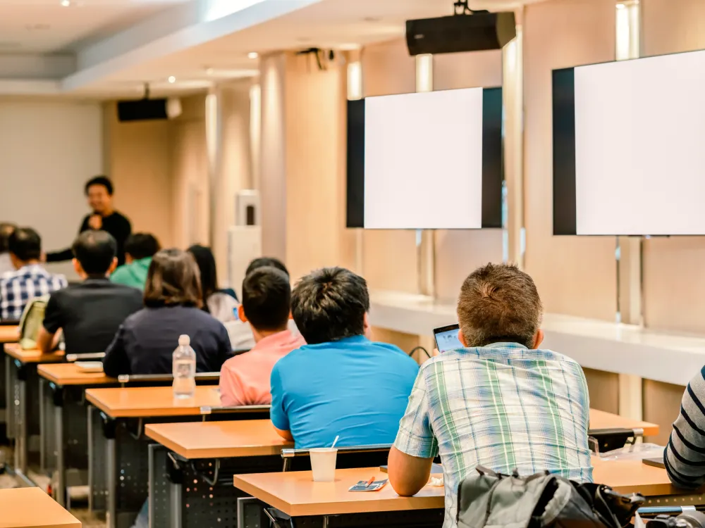 Explore how trade schools in Japan (Senmon Gakko) provide a high-return route to securing a work visa. This guide covers the 2024 visa policy updates, essential N2 language milestones, and leading professional industries.